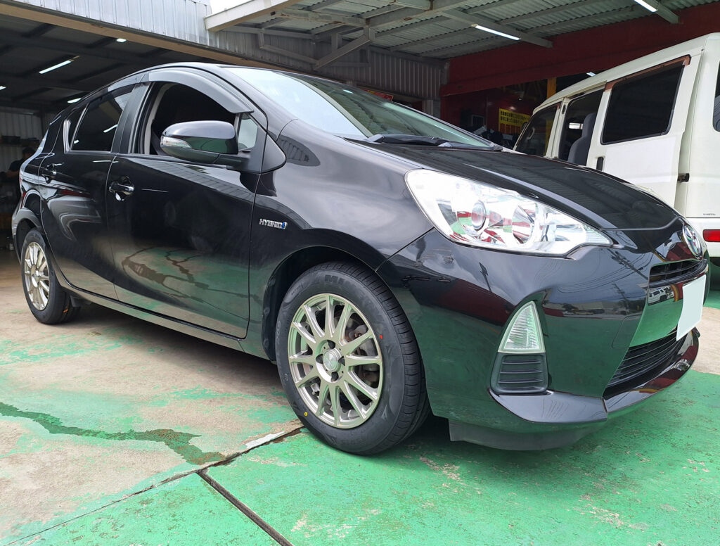 トヨタ アクア PREDICT TS6 15×5.5J MINERVA 175/65R15 トヨタ アクア PREDICT TS6 15×5.5J MINERVA 175/65R15