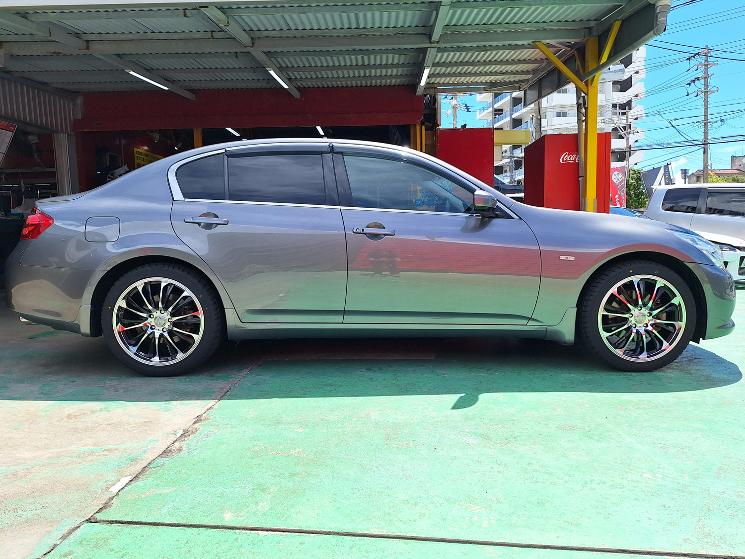 日産 V36 スカイライン LEONIS GREILA β 19×8J RADAR 225/40R19