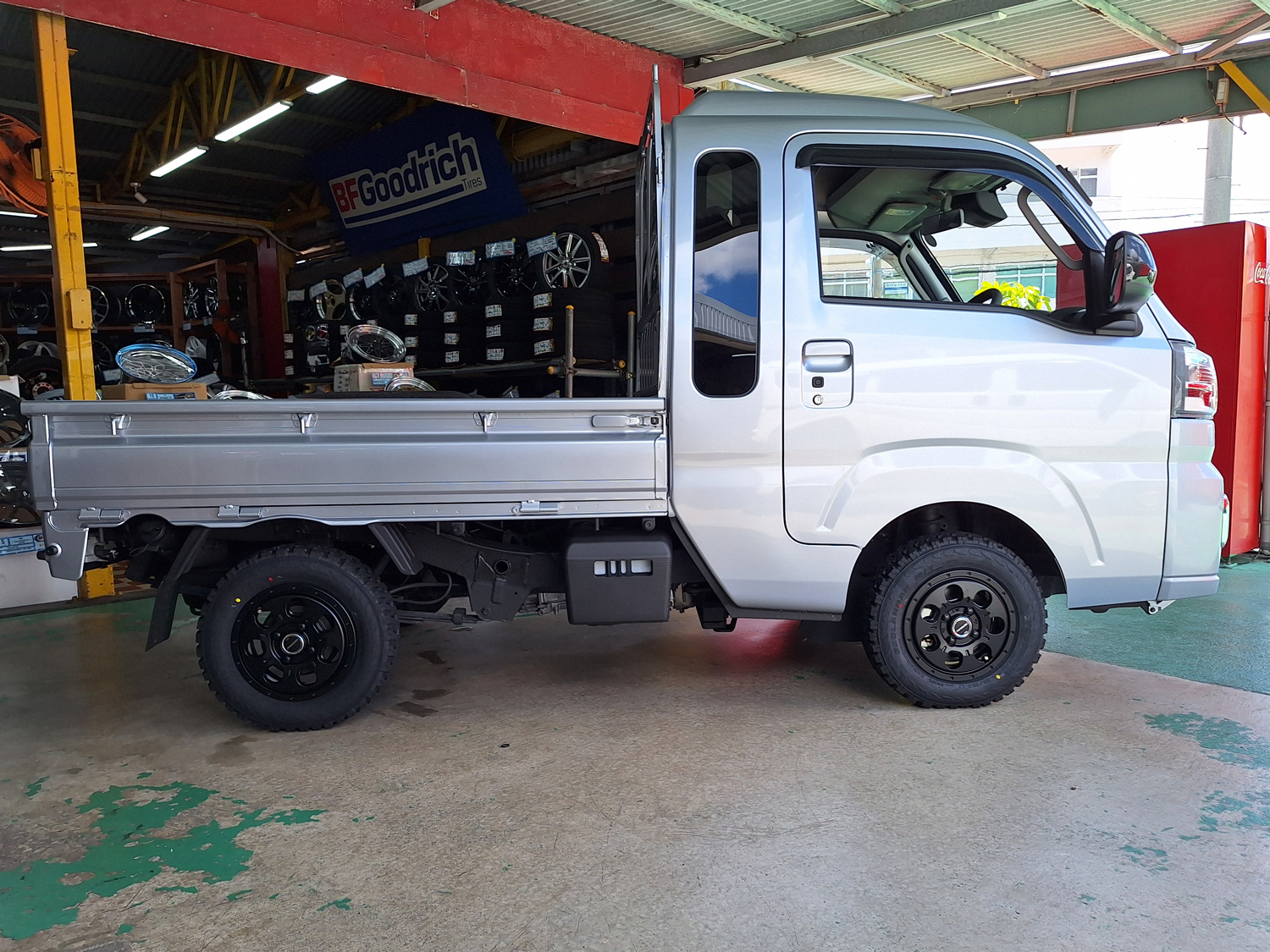 ダイハツ ハイゼットジャンボ MUD AGENT 12×4J YOKOHAMA