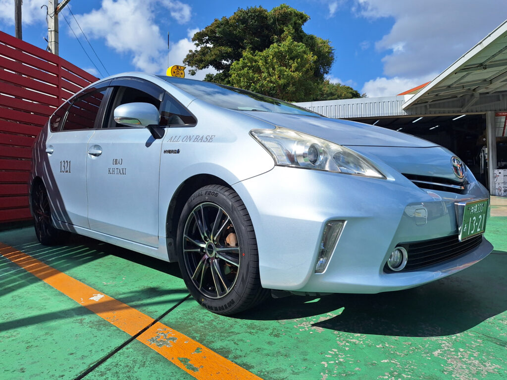 トヨタ プリウスα Laffite LW-03 17×7J MAXTREK 215/45R17｜ホイール