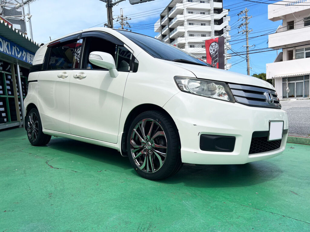 ホンダ フリードスパイク LEONIS TE BMCMC 17×6.5J MINERVA 205/45R17