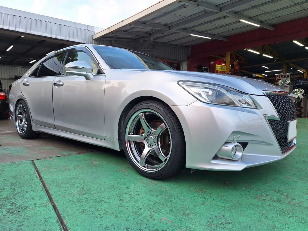 トヨタ クラウン210系 EMOTION T5R 19×8.5J MINERVA 235/40R19