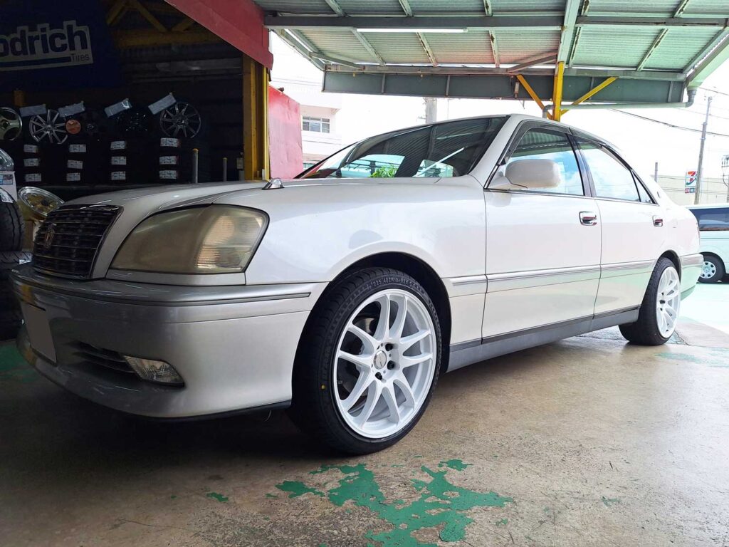 18クラウン 18クラウンエキゾーストマニホールド取り付け（トヨタ クラウン