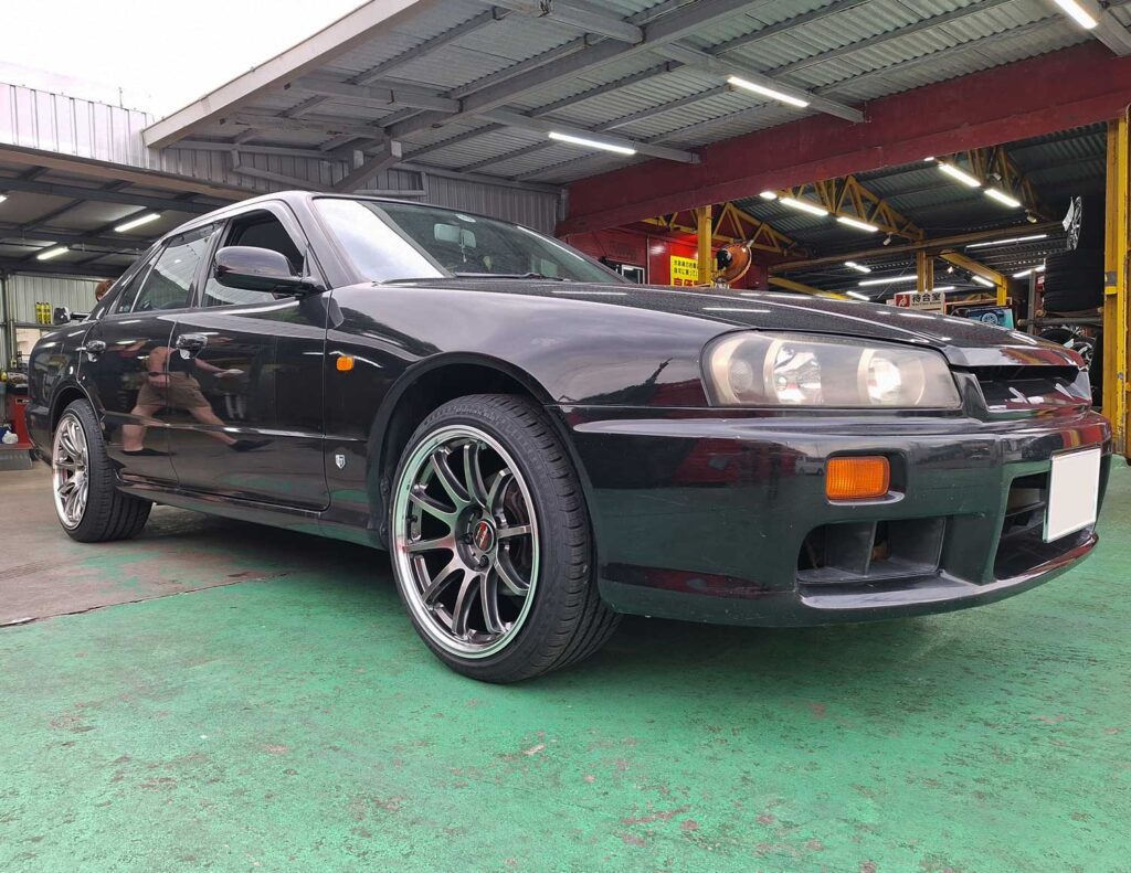 日産 HR34 スカイライン RMP RACING R10 18×9.5J RADAR 225