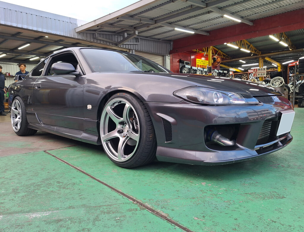 日産 シルビア(S15) EMOTION T5R 18×9.5J RADAR 215/40R18 225/40R18