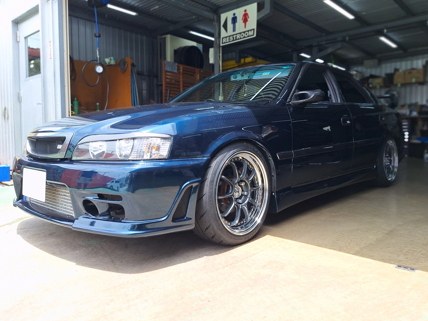 トヨタ チェイサー　 Professor SP5 18×8.5J/9.5J　SHIBATIRE 225/40R18