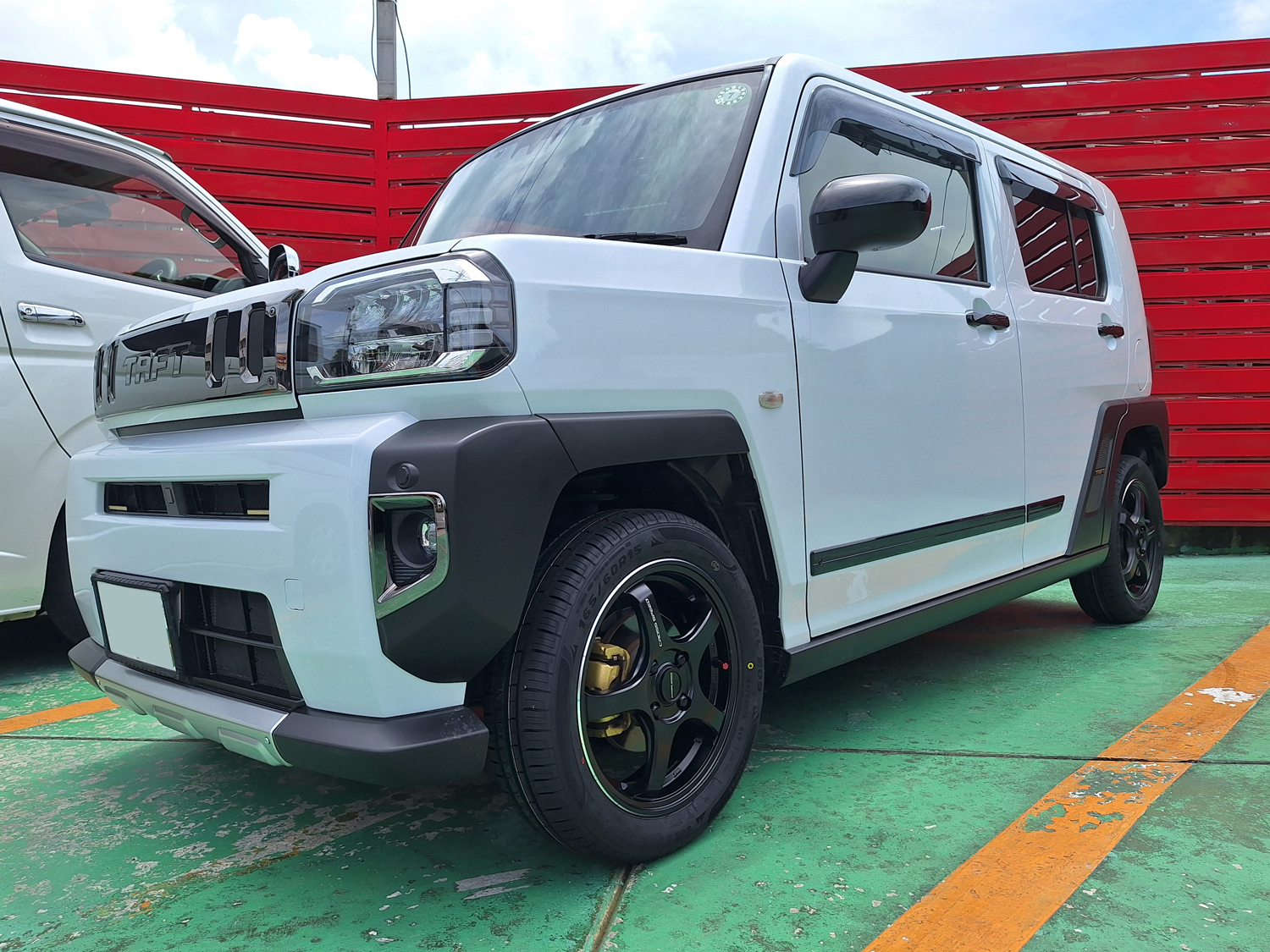 ダイハツ タフト　CROSS SPEED CR5 15×4.5J　MINERVA 165/60R15