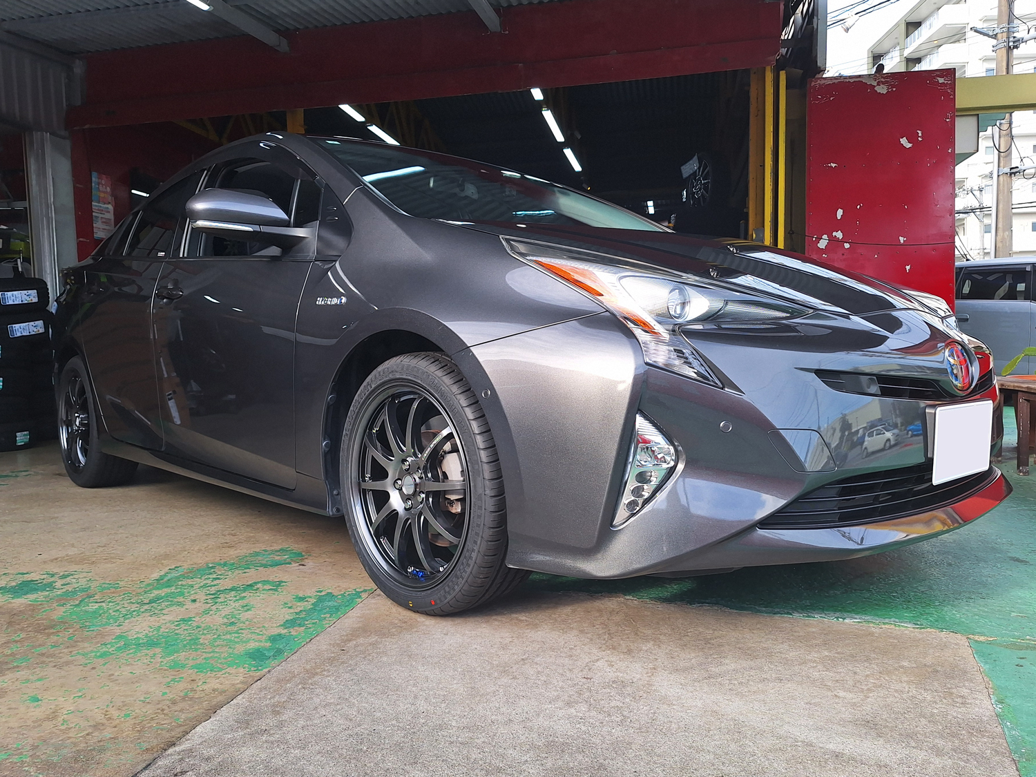 トヨタ プリウス　CROSS SPEED CR10 18×7.5J　RADAR 225/40R18