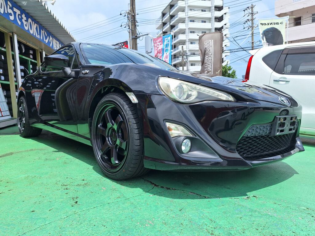 トヨタ 86 MID RACING R06 18×8.5J RADAR 225/40R18｜ホイール