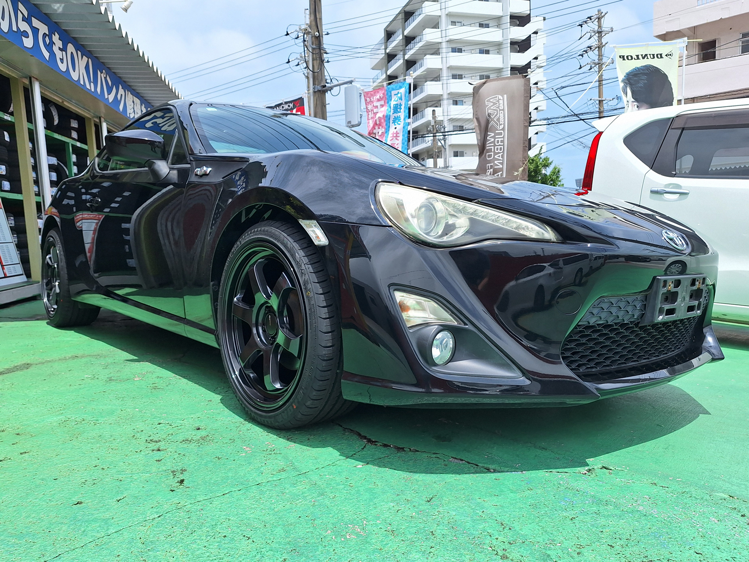 トヨタ 86　MID RACING R06 18×8.5J　RADAR 225/40R18