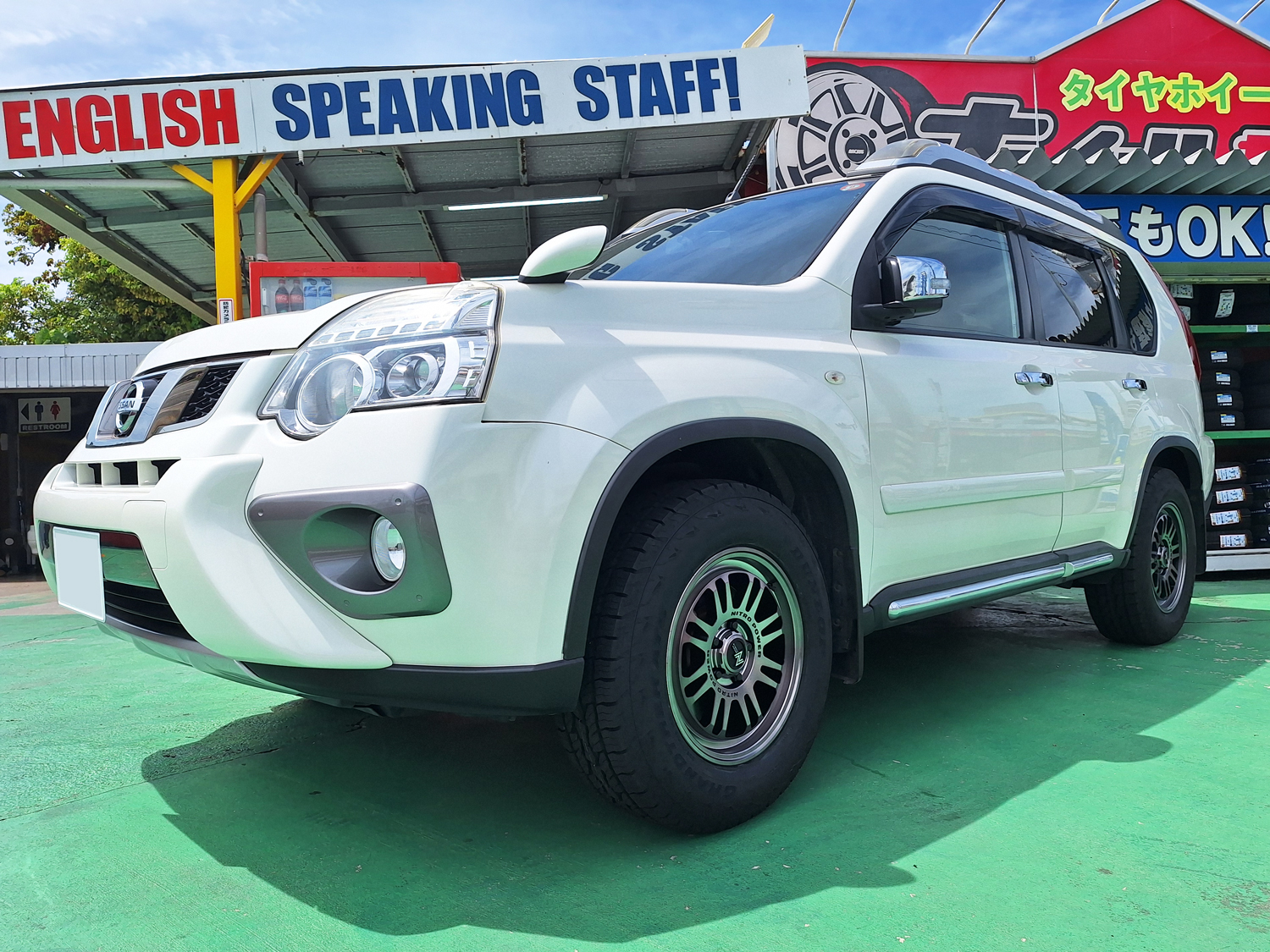 日産 エクストレイル　NITRO POWER M16 ASSAULT 16×7J　GRANDTREK AT5 225/70R16