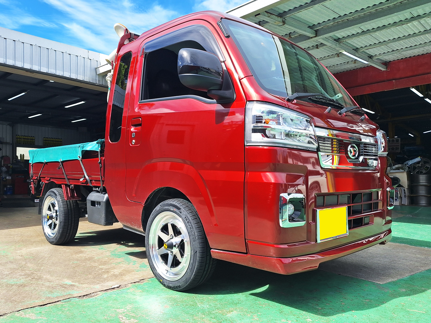 ダイハツ ハイゼットジャンボ　LONGCHAMP XR4 15×6J　MAXTREK 165/50R15