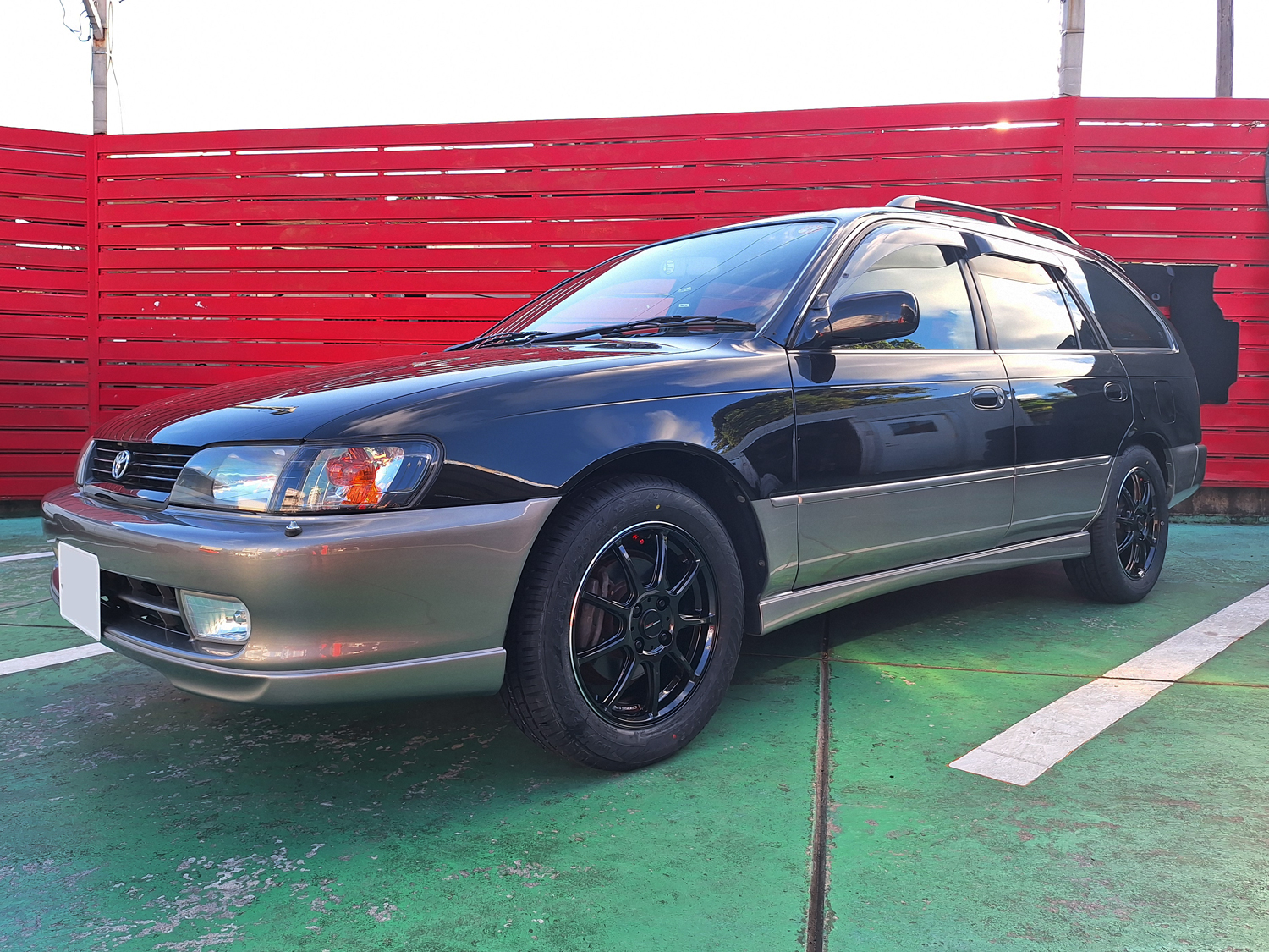 トヨタ カローラツーリング　CROSS SPEED RS9 15×5.5J　MINERVA 175/65R15