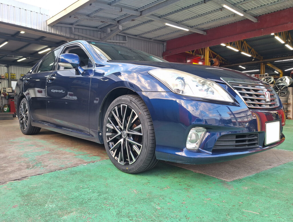 トヨタ クラウン SMACK LEGINA 18×7.5J MINERVA 225/45R18｜ホイール