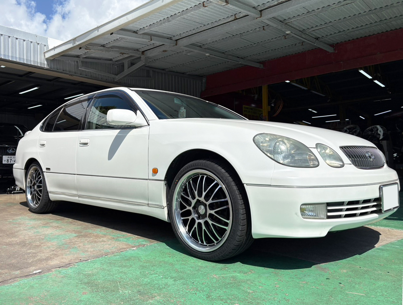 トヨタ アリスト　Lxry hanes 19×8J　RADAR 225/40R19