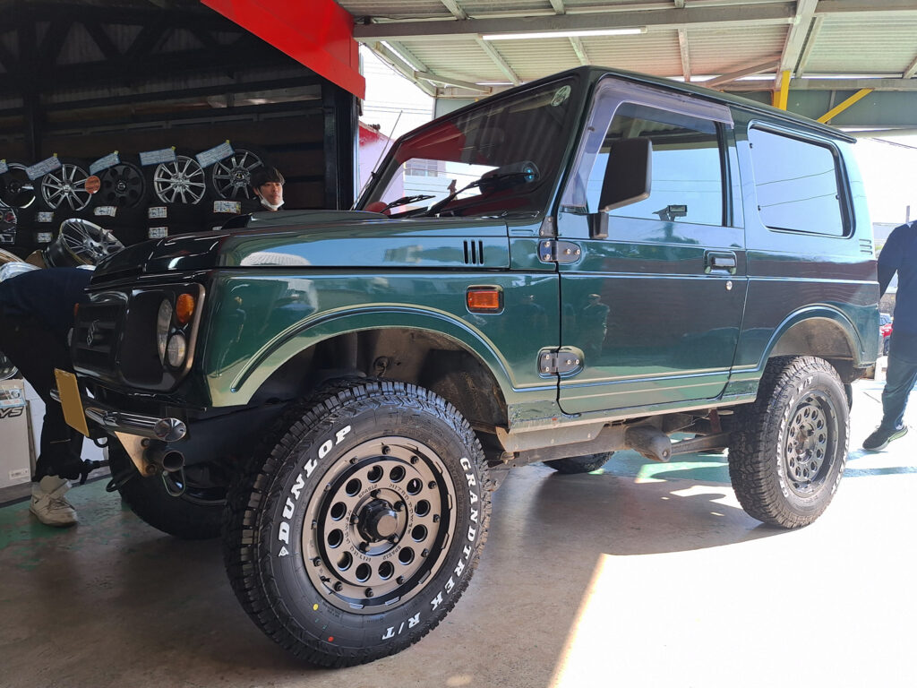 スズキ ジムニー NITRO POWER H12 SHOTGUN 16×5.5J DUNLOP GRANDTREK