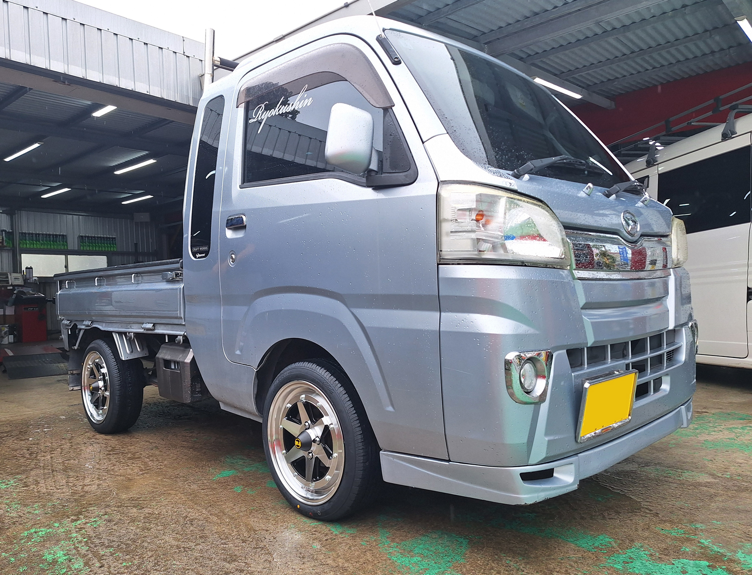 ダイハツ ハイゼットジャンボ　LONGCHAMP XR4 15×6J　ZEETEX 165/50R15