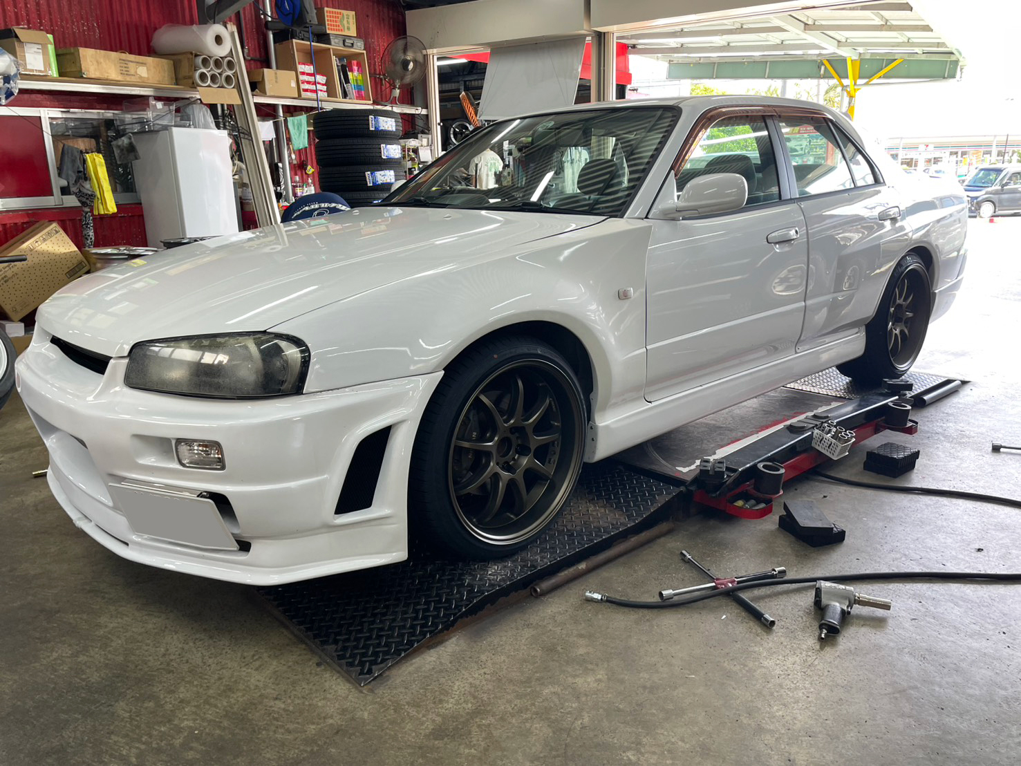 日産 R34 スカイライン　EMOTION D9R 19×7.5J/8.5JMAXTREK 235/35R19 245/40R19