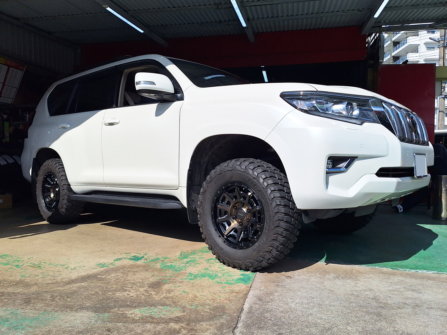 トヨタ ランドクルーザープラド　PPX D10X 17×8J　BFGoodrich 265/70R17